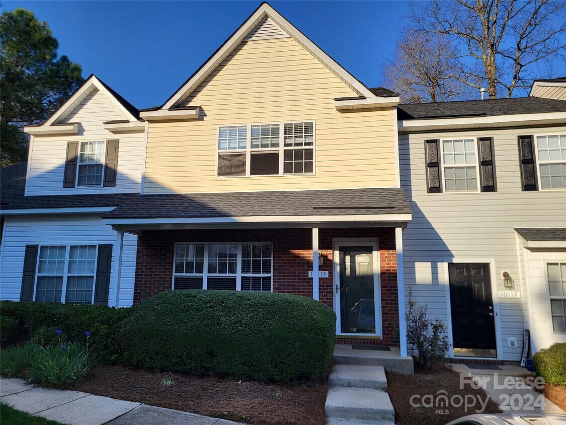 Primary Photo - 10115 Forest Landing Dr