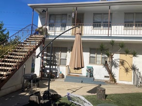 Building Photo - 1037 E Spazier Ave