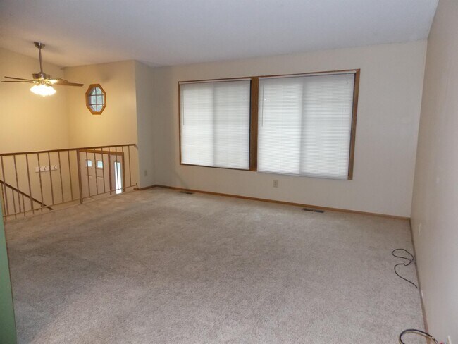 Foto del edificio - 3912 85th Ln NE