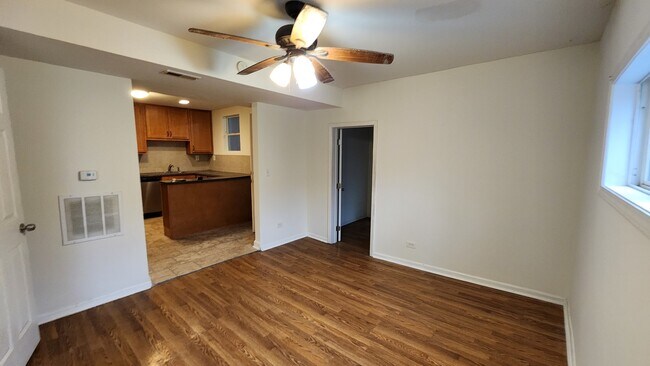 Foto del edificio - 3512 W Belden Ave