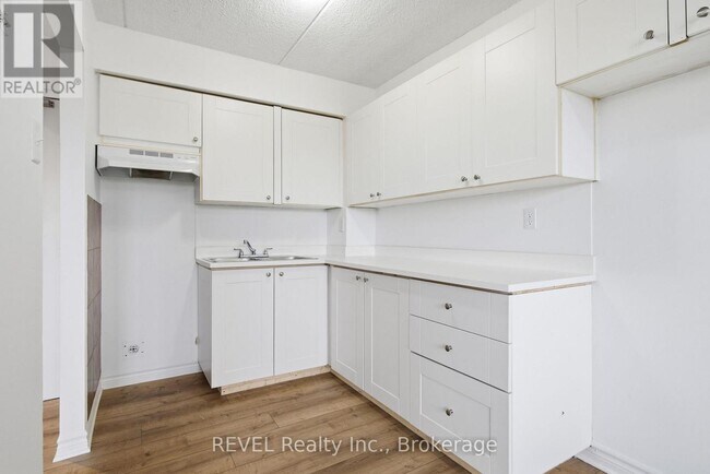 Photo du bâtiment - 19 Manchester Ave