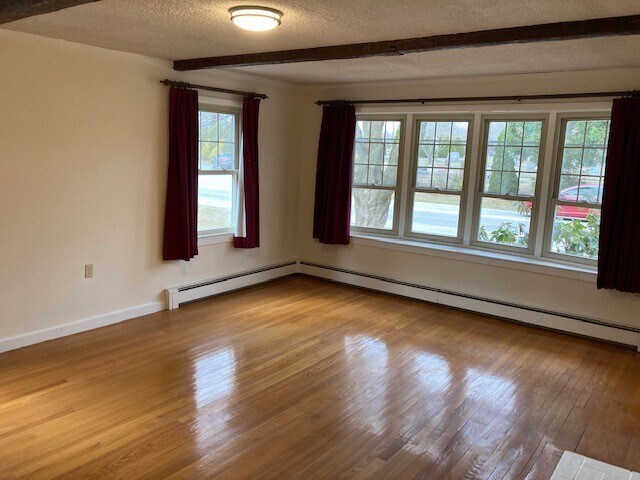 Building Photo - 395 Stroudwater St