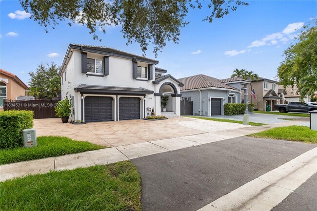 Foto del edificio - 8740 NW 153rd Terrace