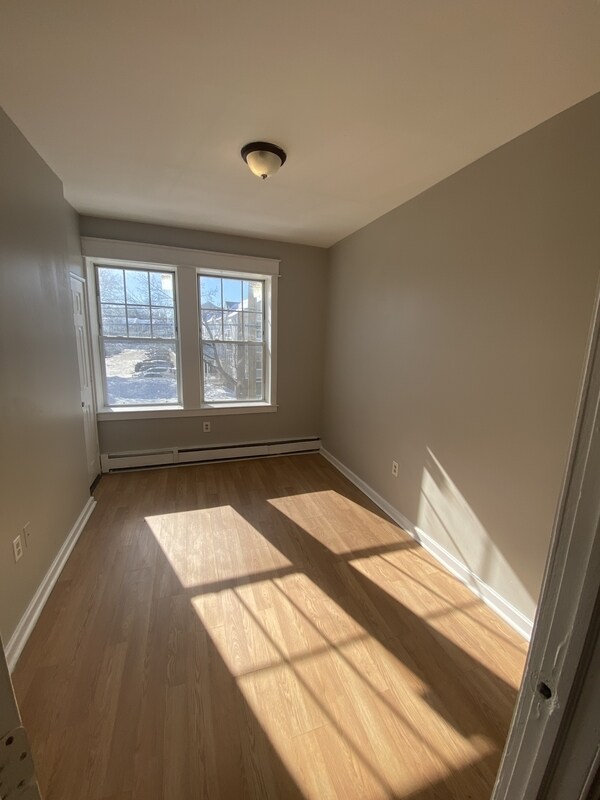 Building Photo - 114 Ashley St