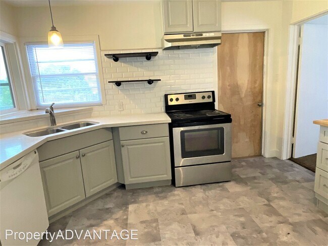 Foto del edificio - 2 br, 1.5 bath House - 335 W. Alvarado Street