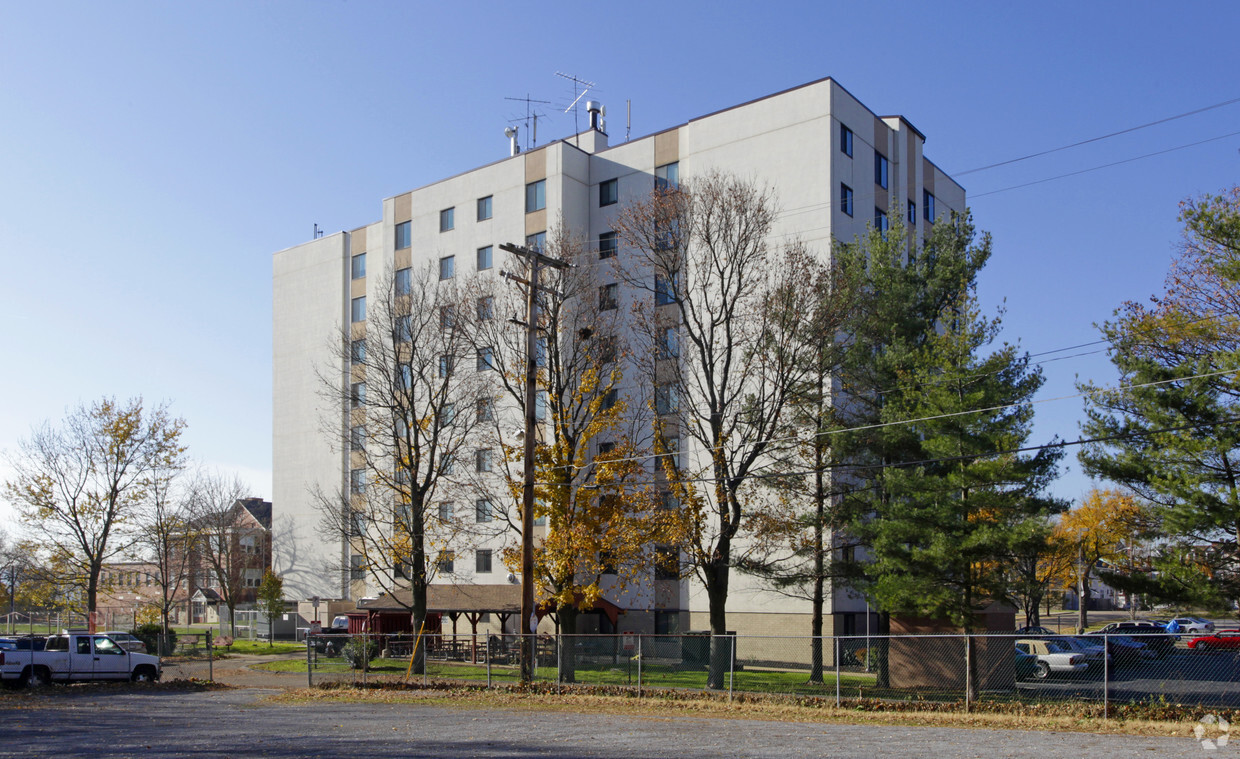 Building Photo - Riverview Manor