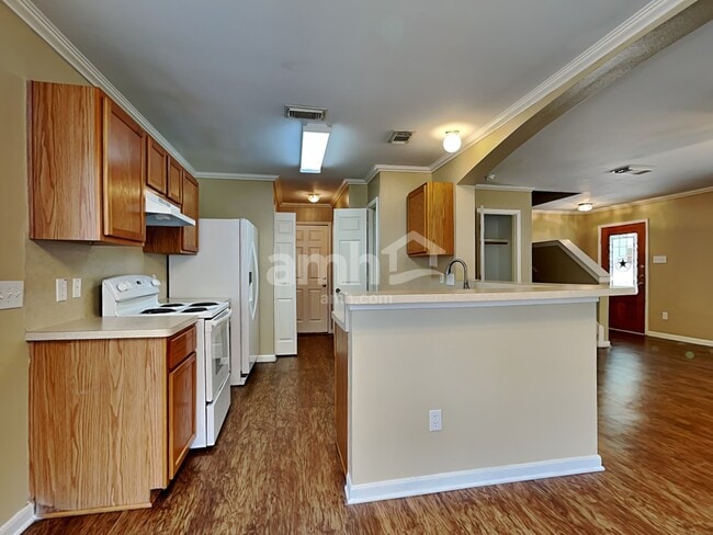Building Photo - 13775 Running Bear Dr
