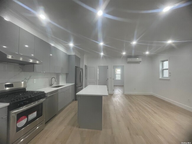 Building Photo - 47-33 38th St