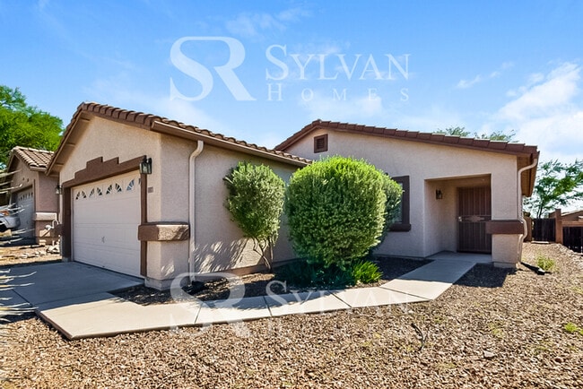 Building Photo - This charming ranch home is ready
