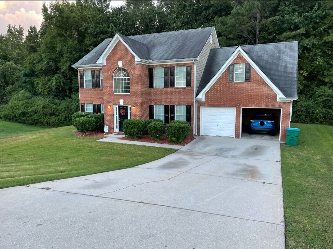 Foto principal - 121 Meadow Creek Ct