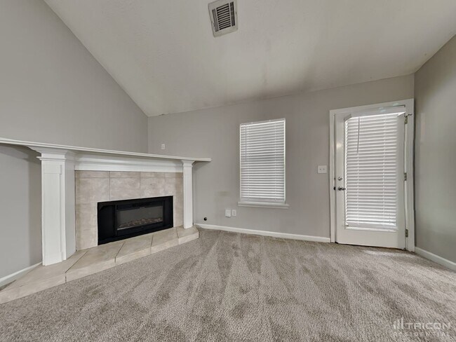Foto del edificio - 4124 Waters End Ln