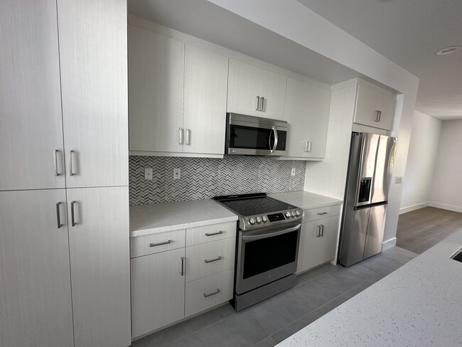 Foto del edificio - 910 Rockview Rd