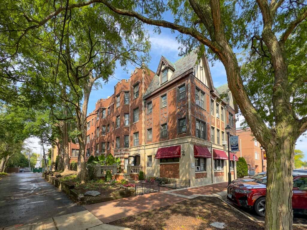 370 Hazel Ave Unit B9, Glencoe, IL 60022 Condo for Rent in Glencoe