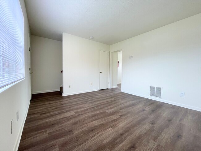 Foto del edificio - Sherwood Court Apartments