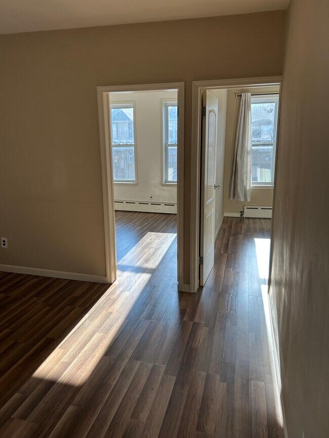 Foto del edificio - 1553 W 9th St