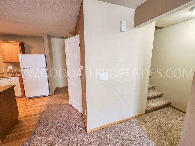 Foto del edificio - 2 Bedroom, 2 Bath Townhome in Pleasant Hill