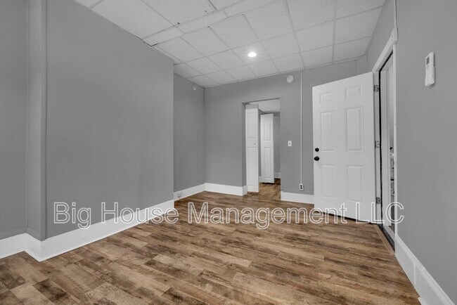 Foto del edificio - 339 E 25th St