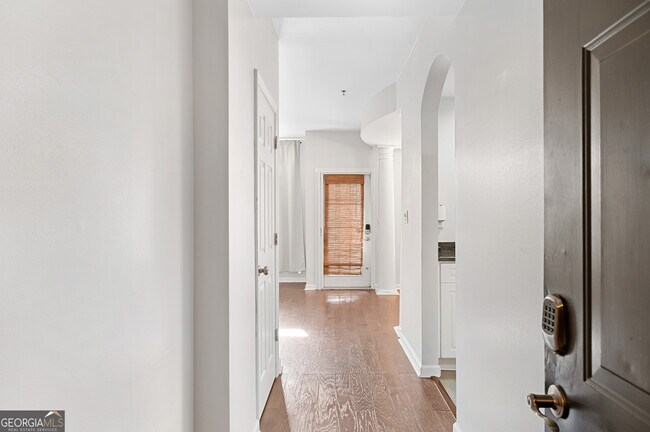 Foto del edificio - 220 Renaissance Pkwy NE