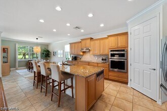 Building Photo - 6140 Victory Dr