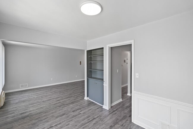 Building Photo - Potomac Village