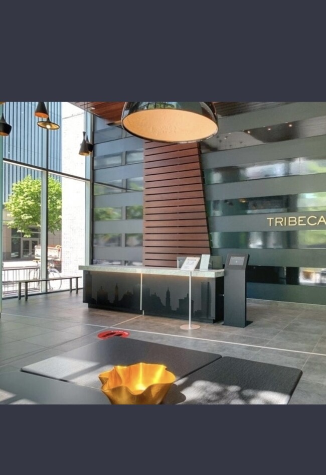 Entrance - 179 Metcalfe St