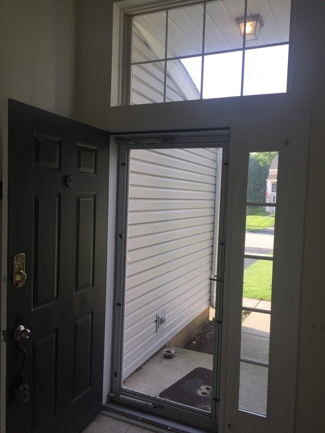 Building Photo - 711 Savannah Ln
