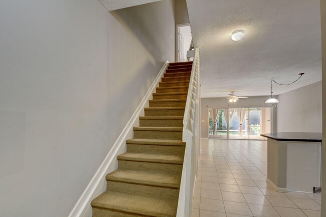 Building Photo - 6987 Oak Bridge Ln