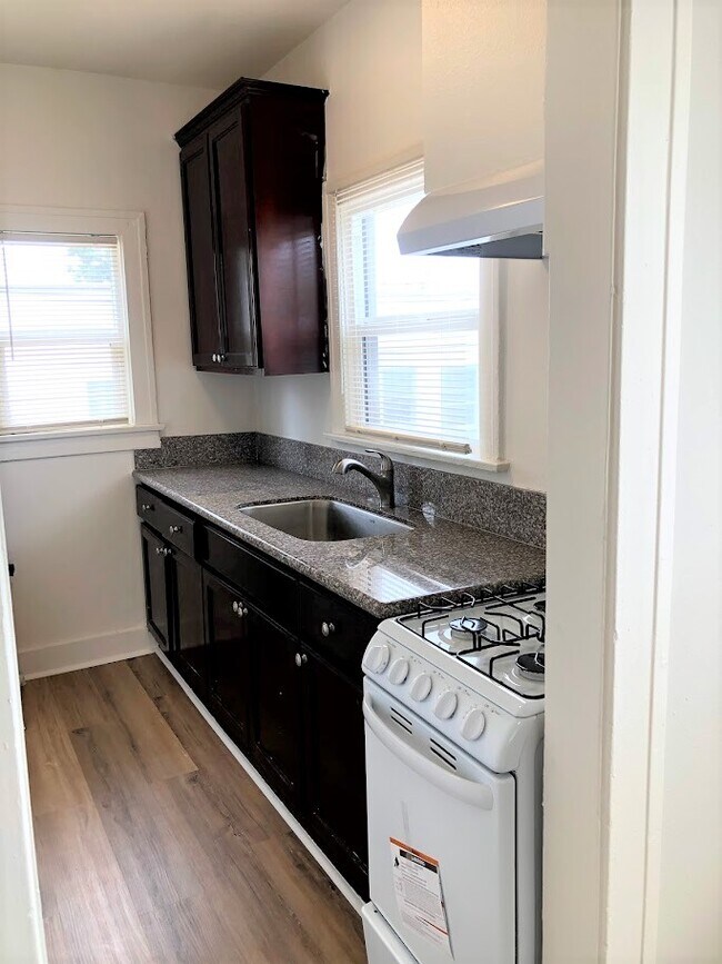 Foto del edificio - 923 N Park Cir