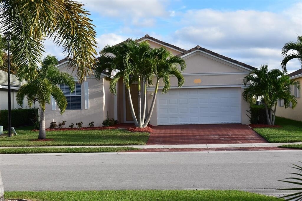 379 SW Lake Forest Way, Port Saint Lucie, FL 34986 House Rental in