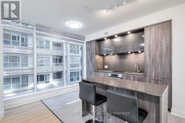 Building Photo - 15 Mercer St