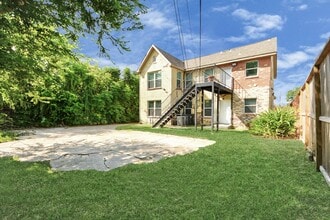 Building Photo - 2817 Truxillo St