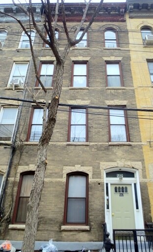 Foto principal - 562 Morgan Ave