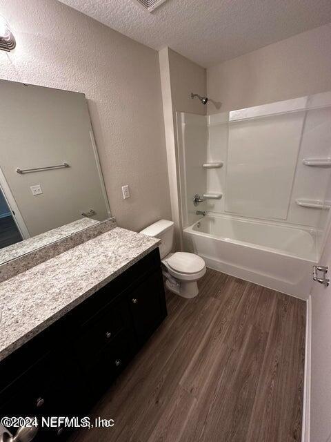 Building Photo - 8214 Halls Hammock Ct