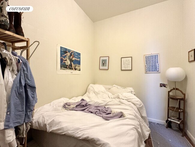 Foto del edificio - 306 W 21st St