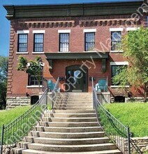 Building Photo - 1820 Washington St
