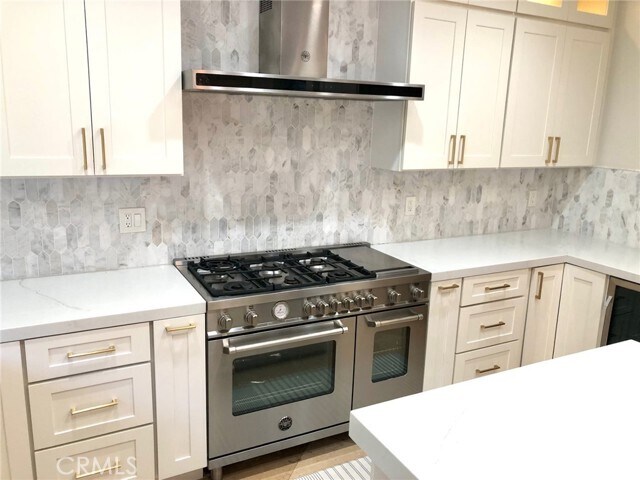 Foto del edificio - 27796 Homestead Rd
