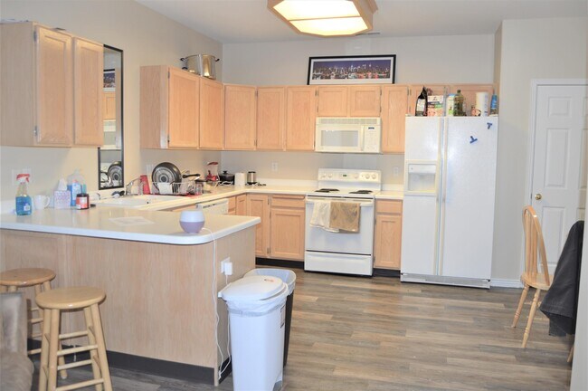 Foto del edificio - 389 Belmont Pl