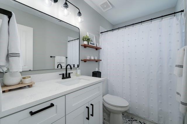 Building Photo - 1209 Glendalough Dr