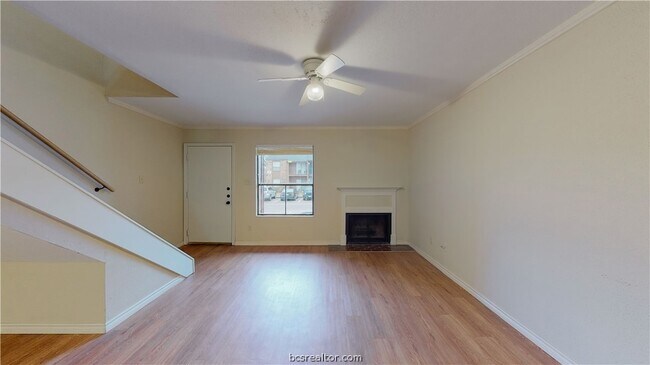 Foto del edificio - 904 University Oaks Blvd
