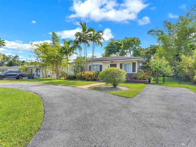 Foto del edificio - 6510 SW 63rd Ct