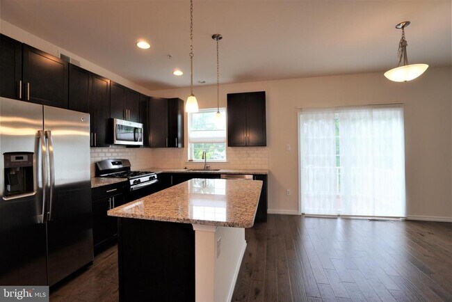 Building Photo - 1069 Chapman Cir