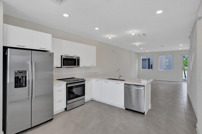 Building Photo - 10300 NW 66th St