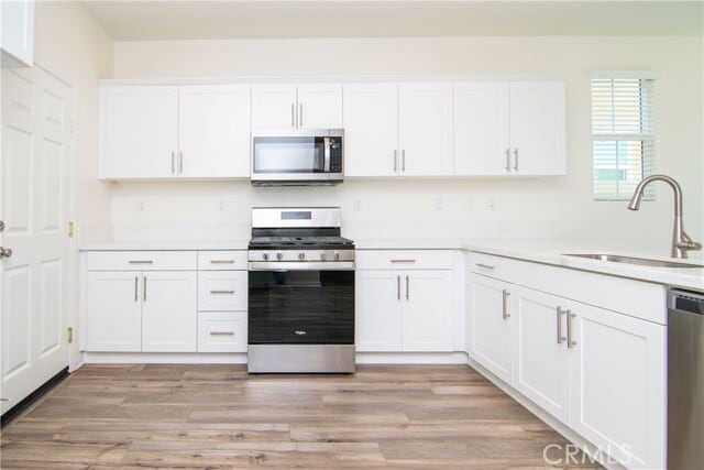 Foto del edificio - 1592 Redwoods Drive Pl