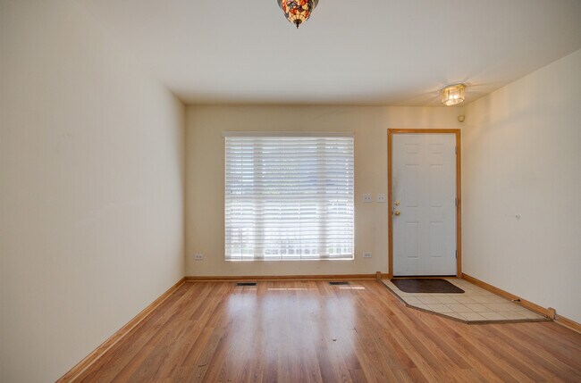 Foto del edificio - 681 Springwood Dr