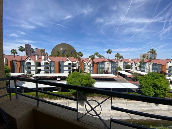 Building Photo - Beautiful  furnished 1 bedroom with a view of the Sphere!