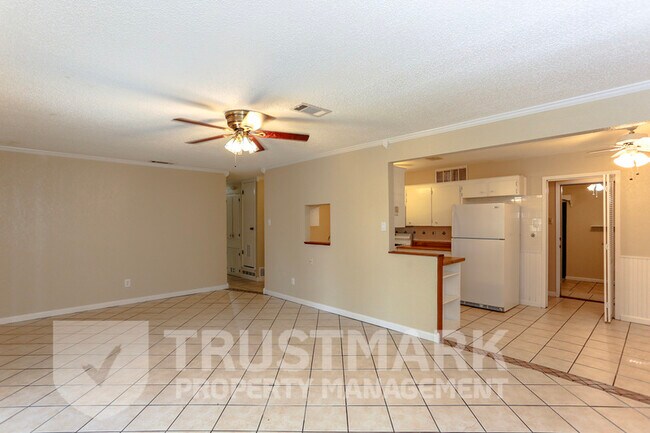 Foto del edificio - 417 Cottonwood Dr