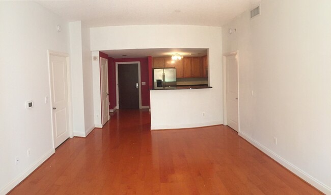 Building Photo - 1020 N Highland St