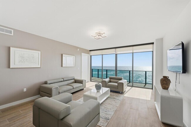 Foto del edificio - 900 N Ocean Blvd