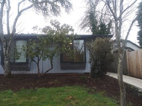 Building Photo - 1816 18th Ave
