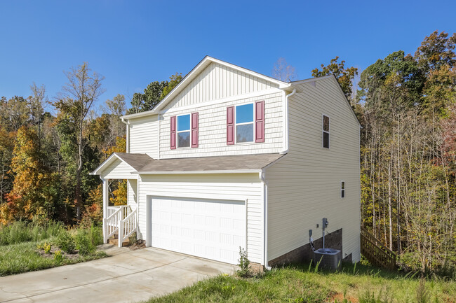 Building Photo - 6402 Century Ln, Thomasville, NC